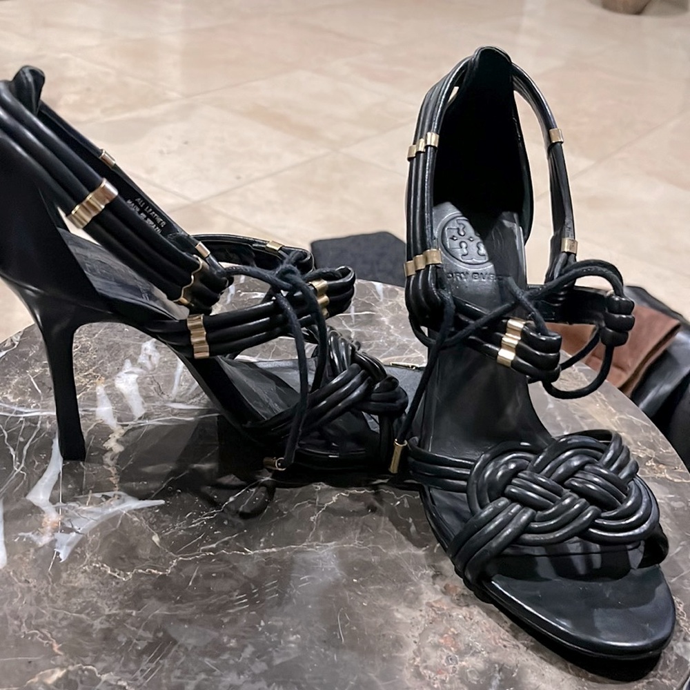 Tori heels absolutely size 37.5
